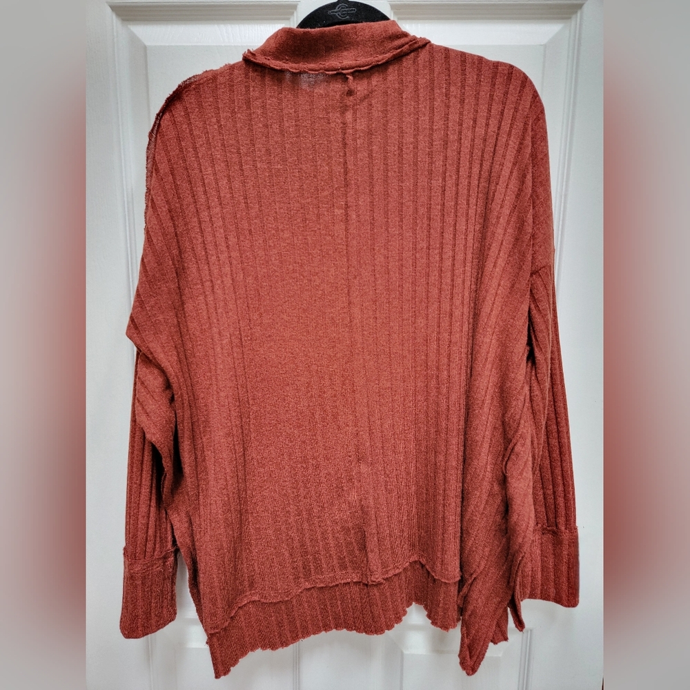 BKE Ribbed Dolman High/Low Hem Top In Henna Color Size Large - Picture 3 of 4